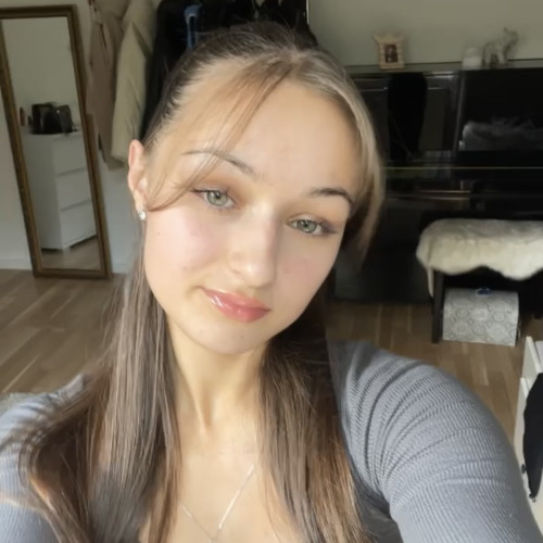 Alina D.