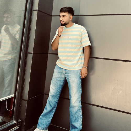 ashu r. profile photo