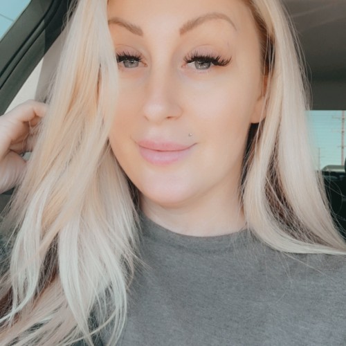 Mia J.