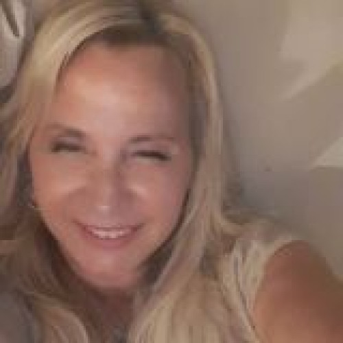 Elena L. profile photo