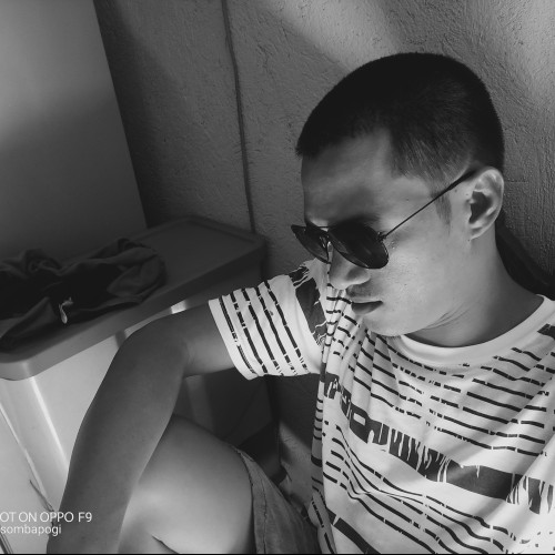 Mj  L. profile photo