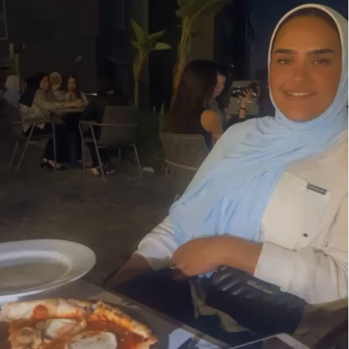 aya  E.