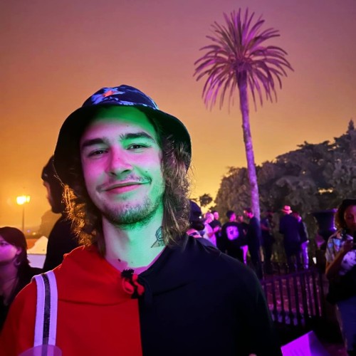 Viktor P.