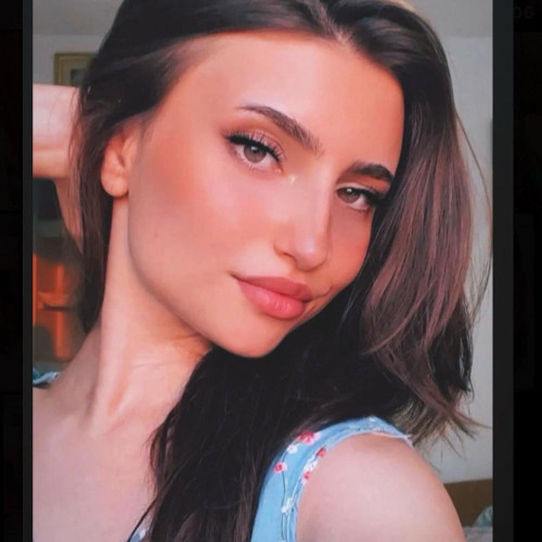 Ella Arina B.