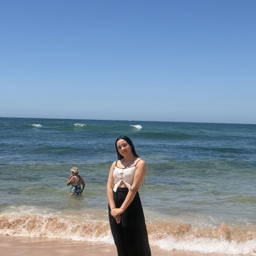 hina h. profile photo