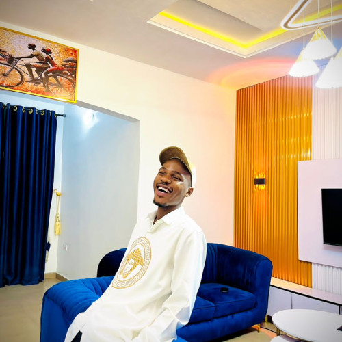 london v. profile photo