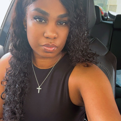 Mari F. profile photo