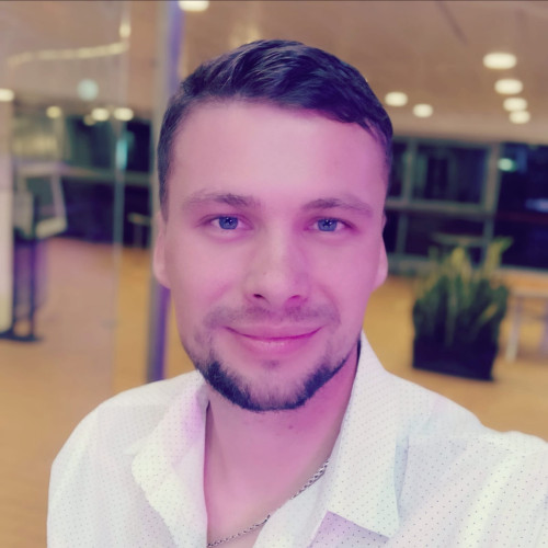 Maksym F.