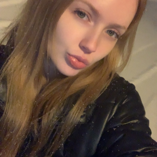 Elara W. profile photo