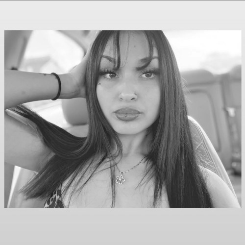 Arela R. profile photo