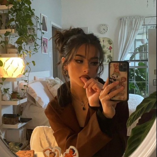 Mia  B.