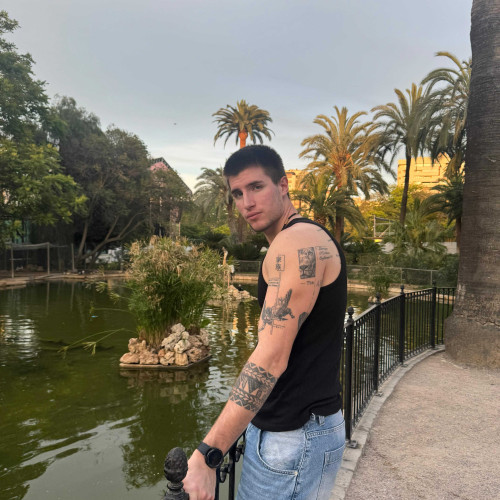 Alejandro G.