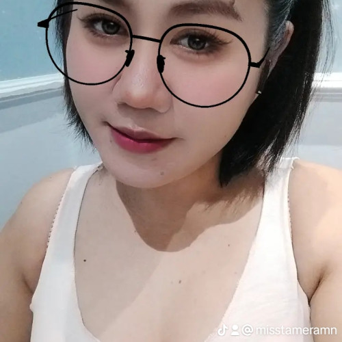 April rose  L. profile photo