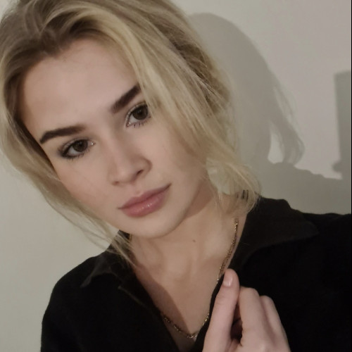 Lily V.