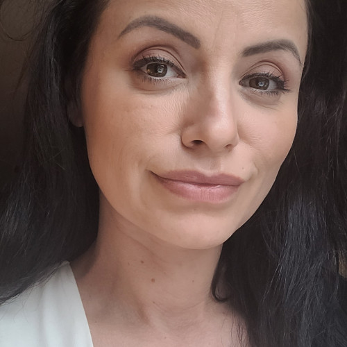 Andreea  V.