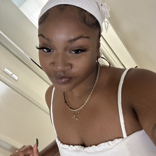 Simone J.