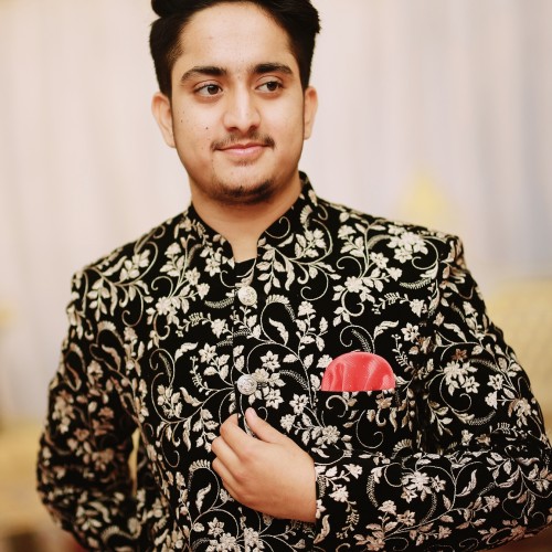 Ashu Q. profile photo