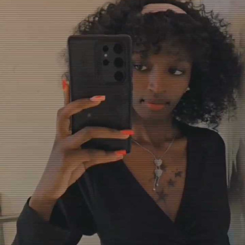 miss v. profile photo