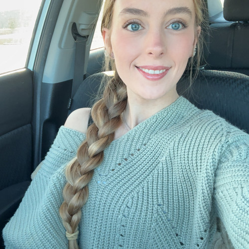 Chloe V.
