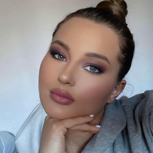 Andreea R.