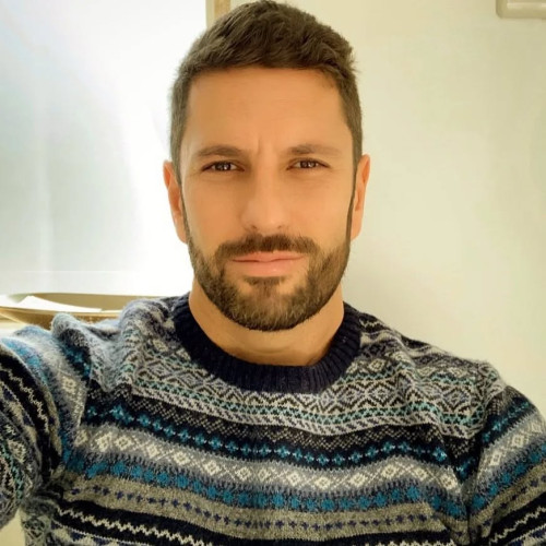 Awe E. profile photo