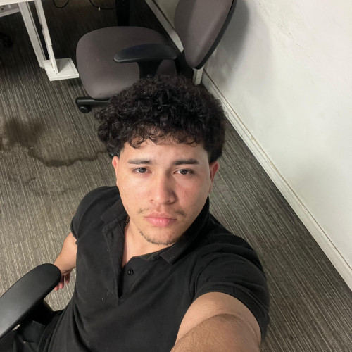 Junior F. profile photo