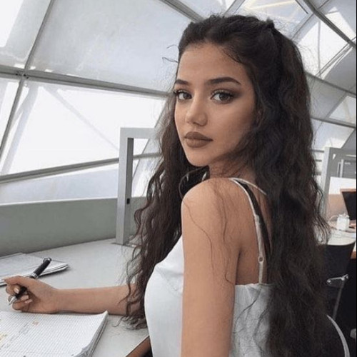 Mia S.