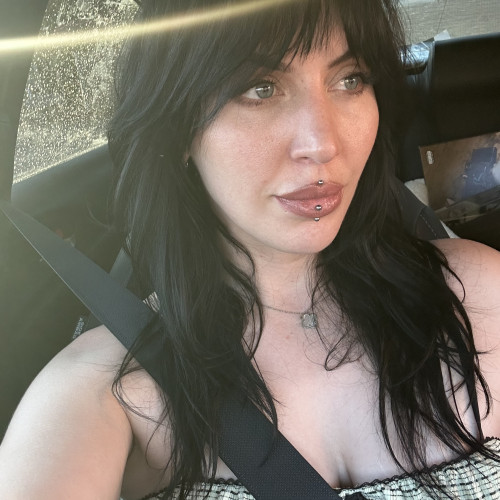 Kitty L. profile photo