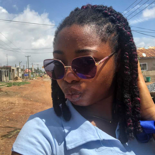 NINA T. profile photo