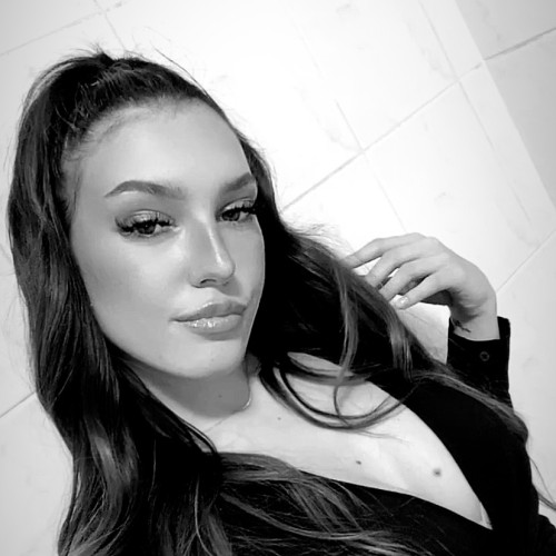 Julie R. profile photo