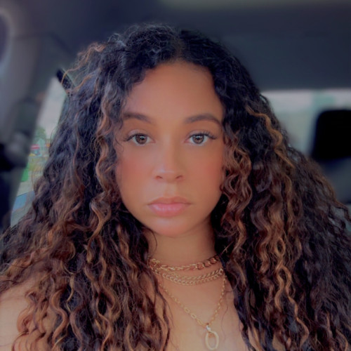 Elle  N. profile photo