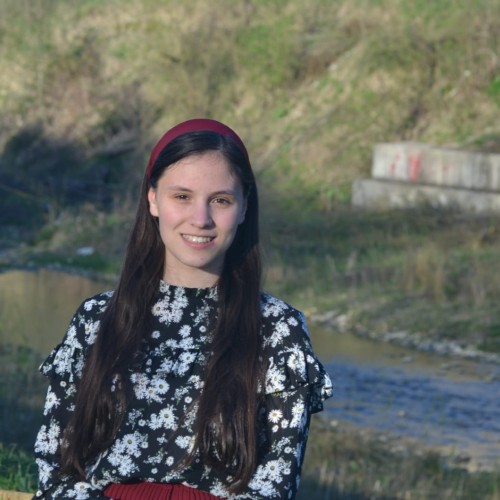 Andreea  F.