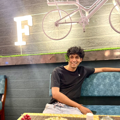 YASH R. profile photo