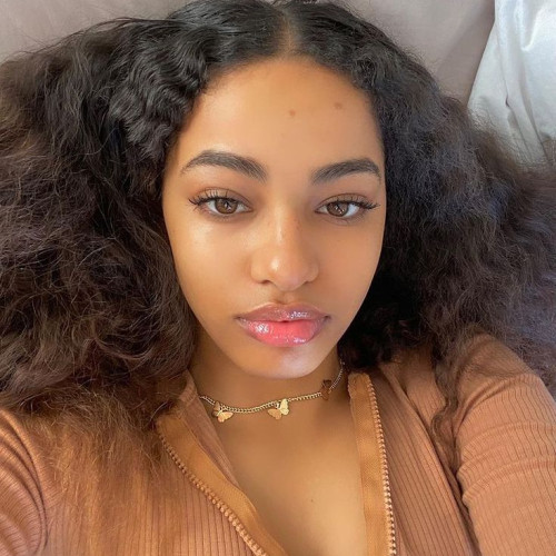 Mia E. profile photo