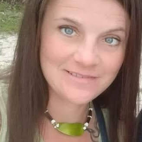 Kandi R.