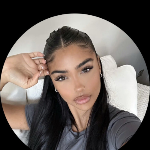 Aminata  F. profile photo