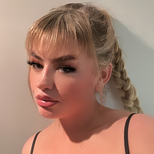 Dani C.