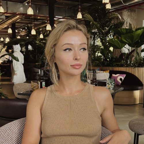 Alina L.