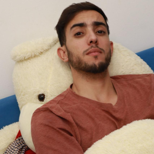 Yahya  L.