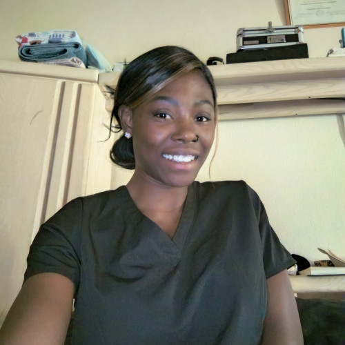 TayZee N. profile photo