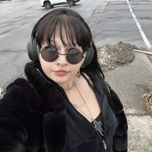 Elenore L. profile photo