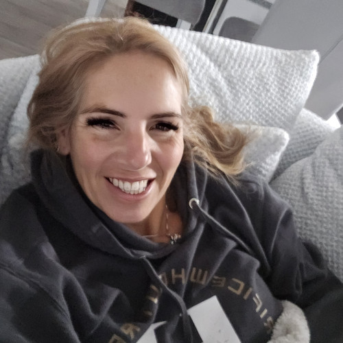 Suzie B.