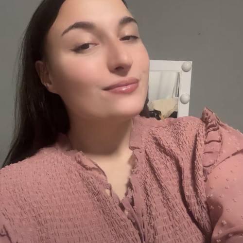 Desi R. profile photo