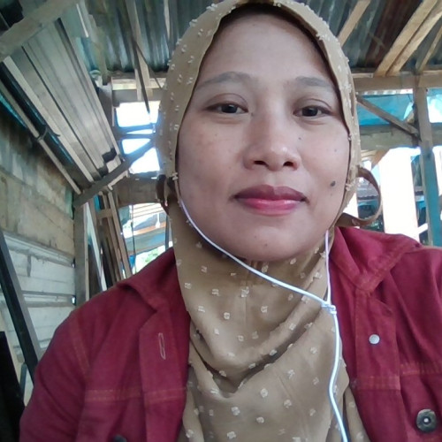 NUR L.
