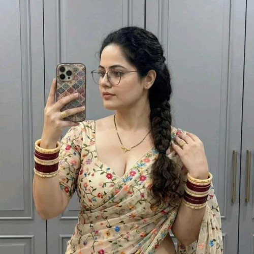 avni j. profile photo