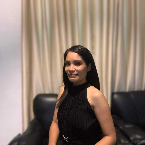 Yvette V.