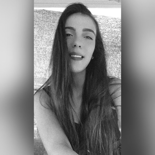 Mia R.