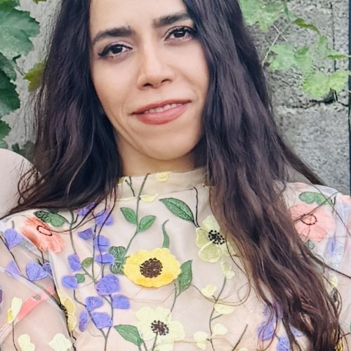 ronia v. profile photo