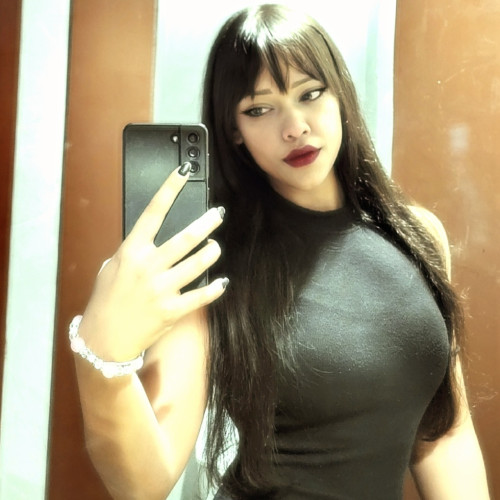 Leona  V.