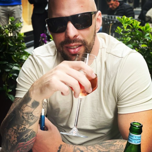 Dániel R.